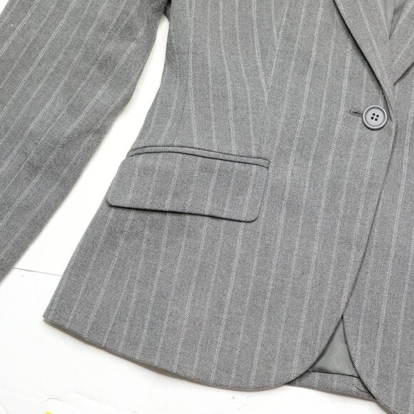 New York & Co Pinstripe Blazer Jacket Grey Silver Single Breasted Peak Lapel - Picture 11 of 14